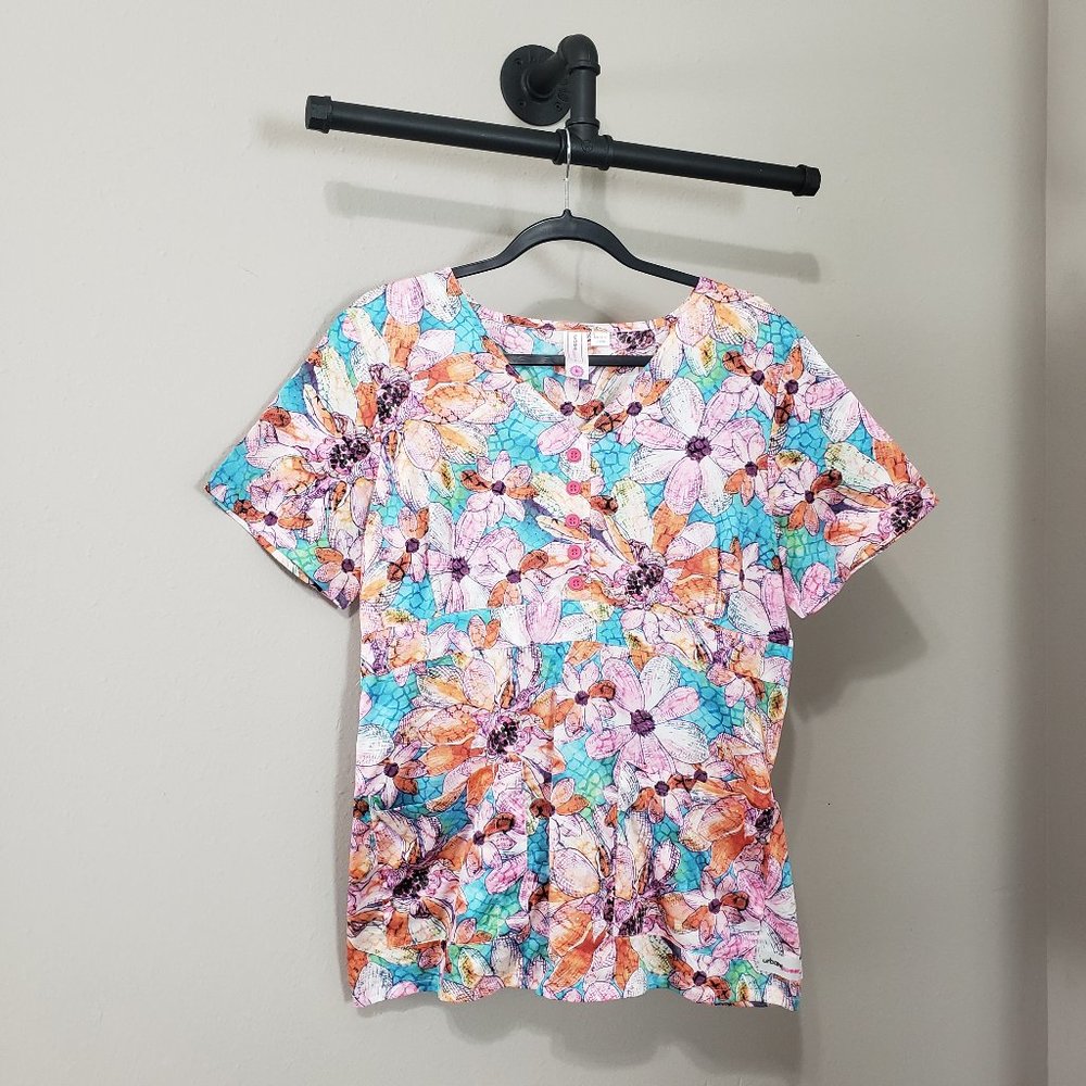 Urbane Sweet Bright Floral Button Front Scrub Top Large